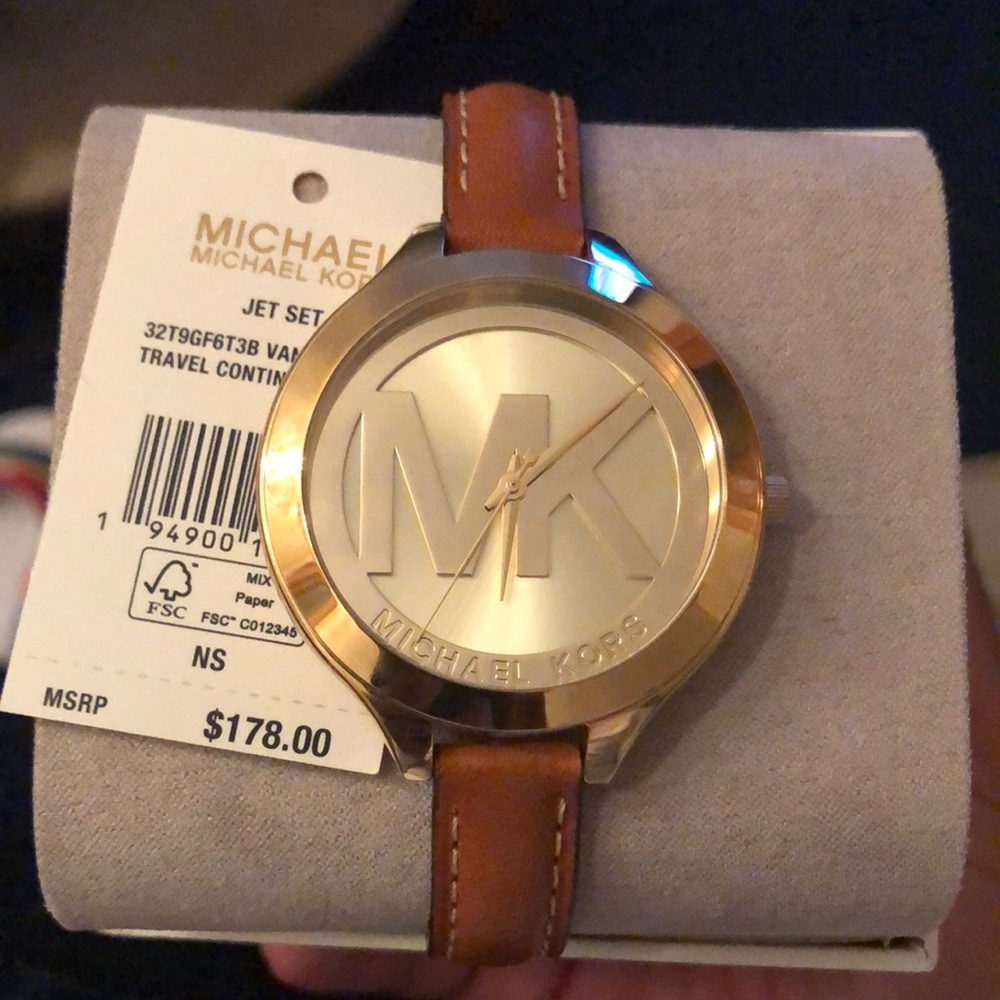 Mk watch. It has never been used. Just don’t want the watch.